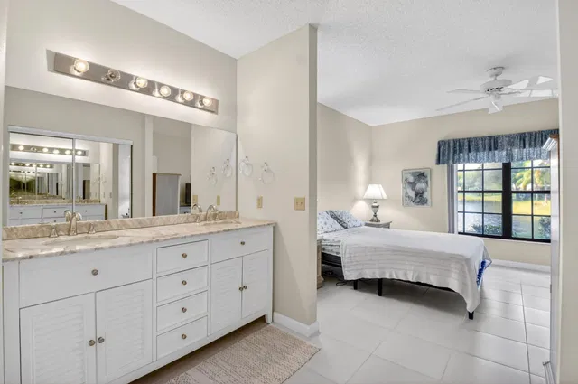 Residence photo 33