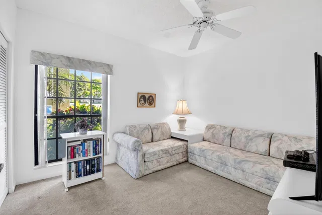 Residence photo 37