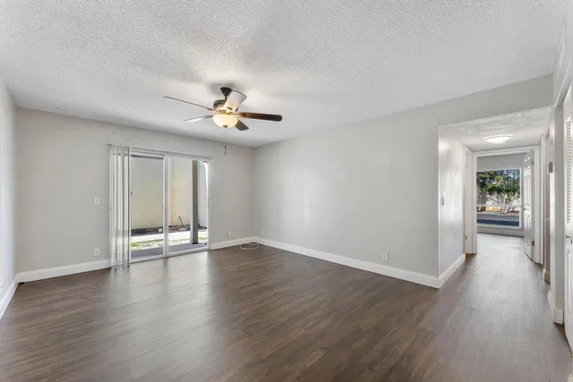 Unit C19 photo 2