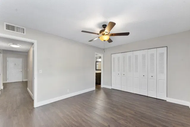 Unit C19 photo 23