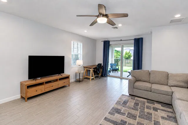  Residence photo 8