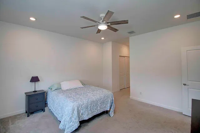  Residence photo 16
