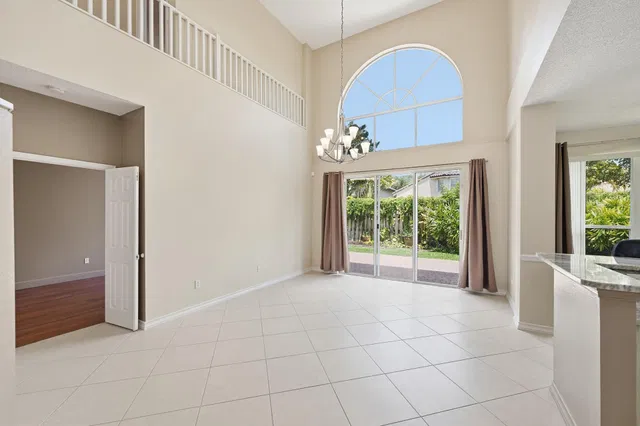  Residence photo 11