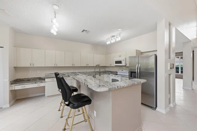  Residence photo 17