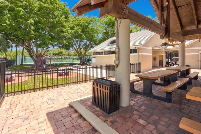  Residence photo 44