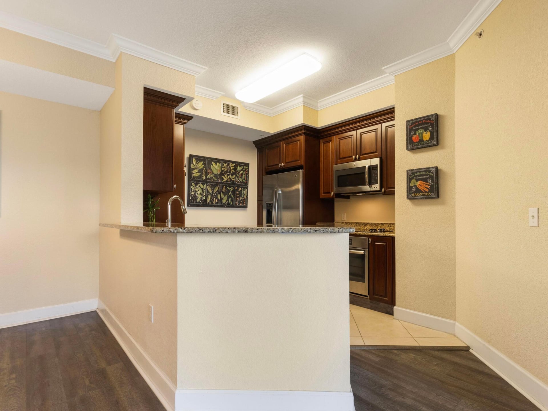Renaissance Commons II Unit 1412 photo 3