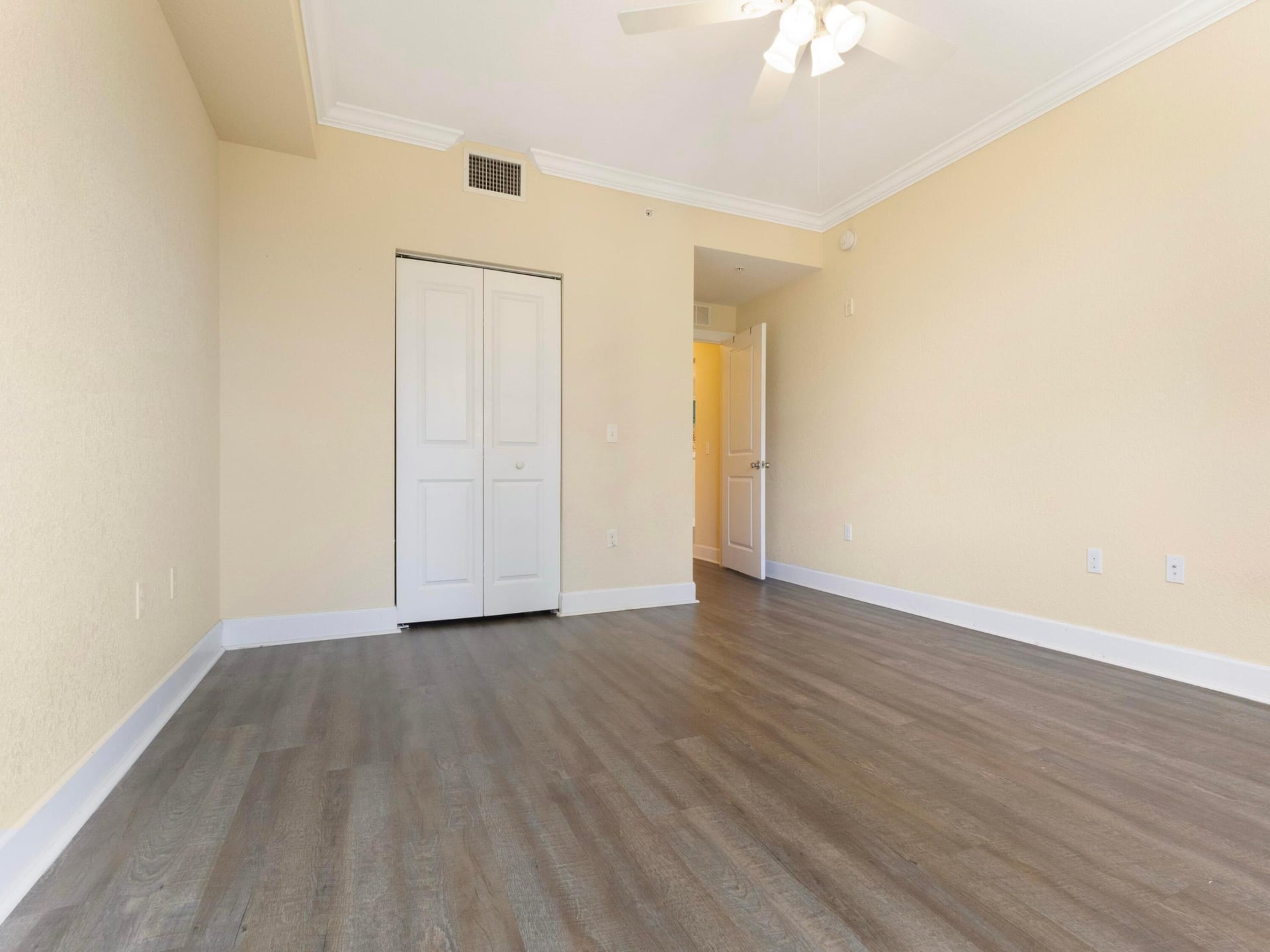 Renaissance Commons II Unit 1412 photo 15