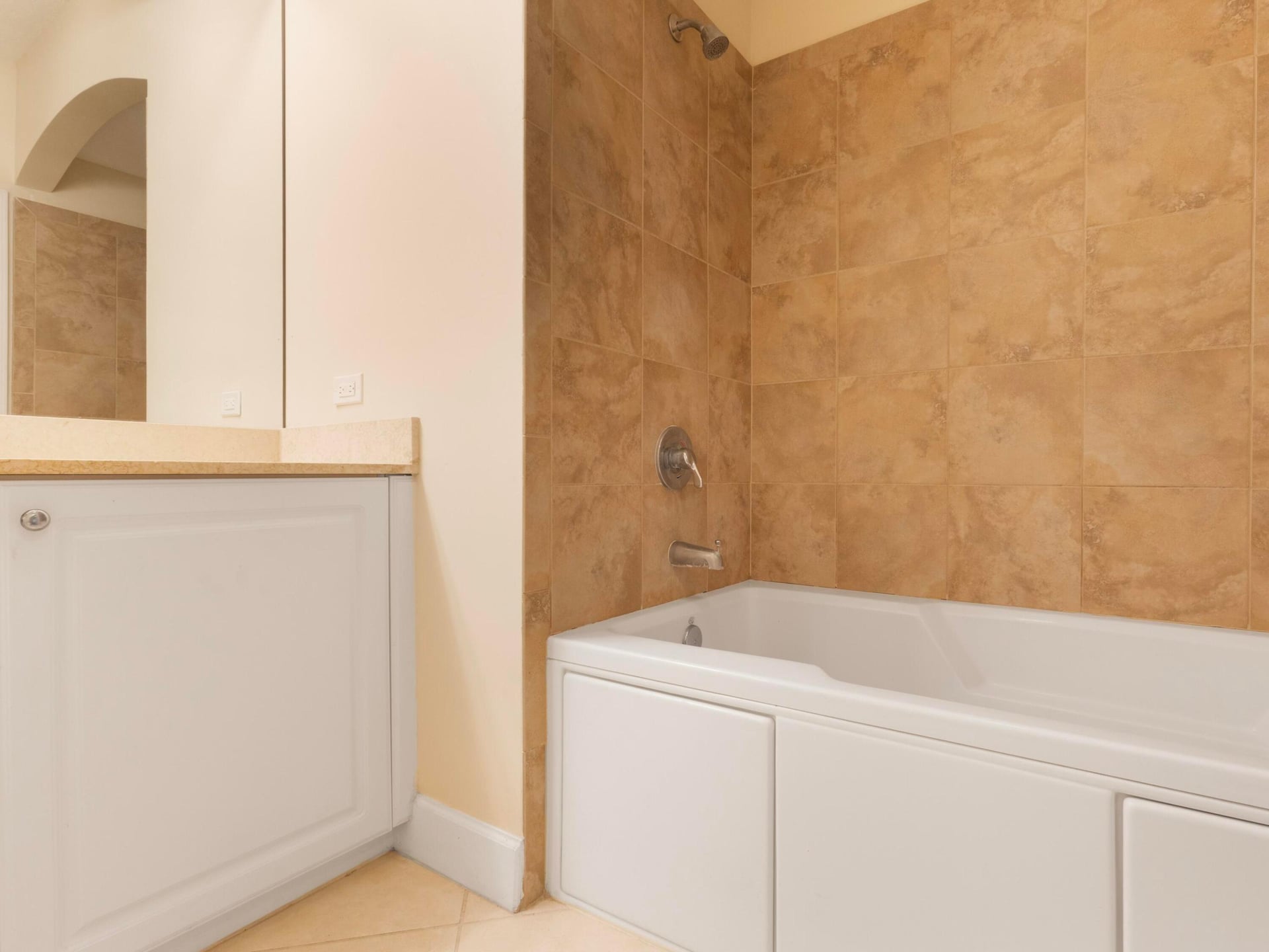 Renaissance Commons II Unit 1412 photo 18