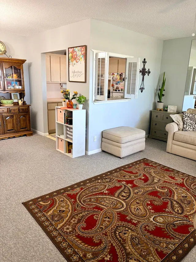 Residence photo 3