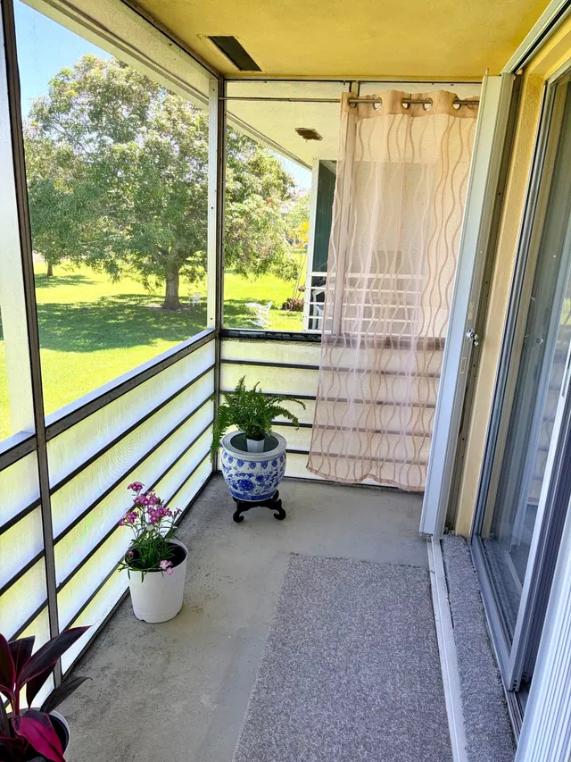 Residence photo 9
