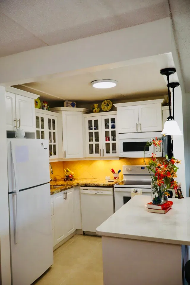 Unit 214 photo 9