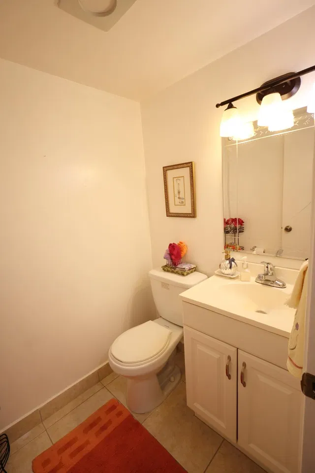 Unit 214 photo 11