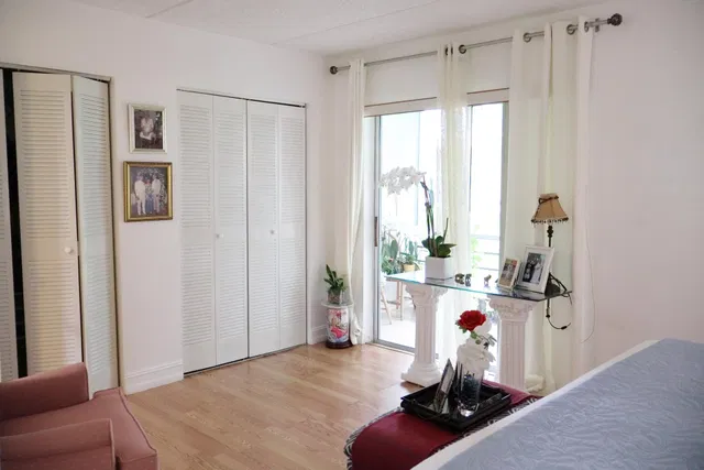 Unit 214 photo 14