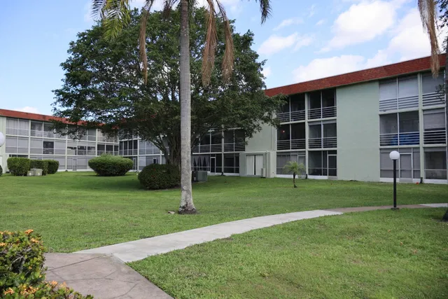 Unit 214 photo 20