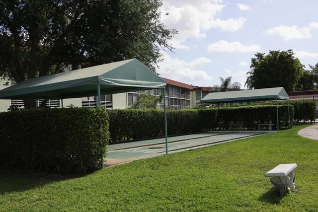Unit 214 photo 22