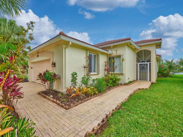 Residence photo 2