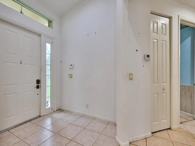 Residence photo 17