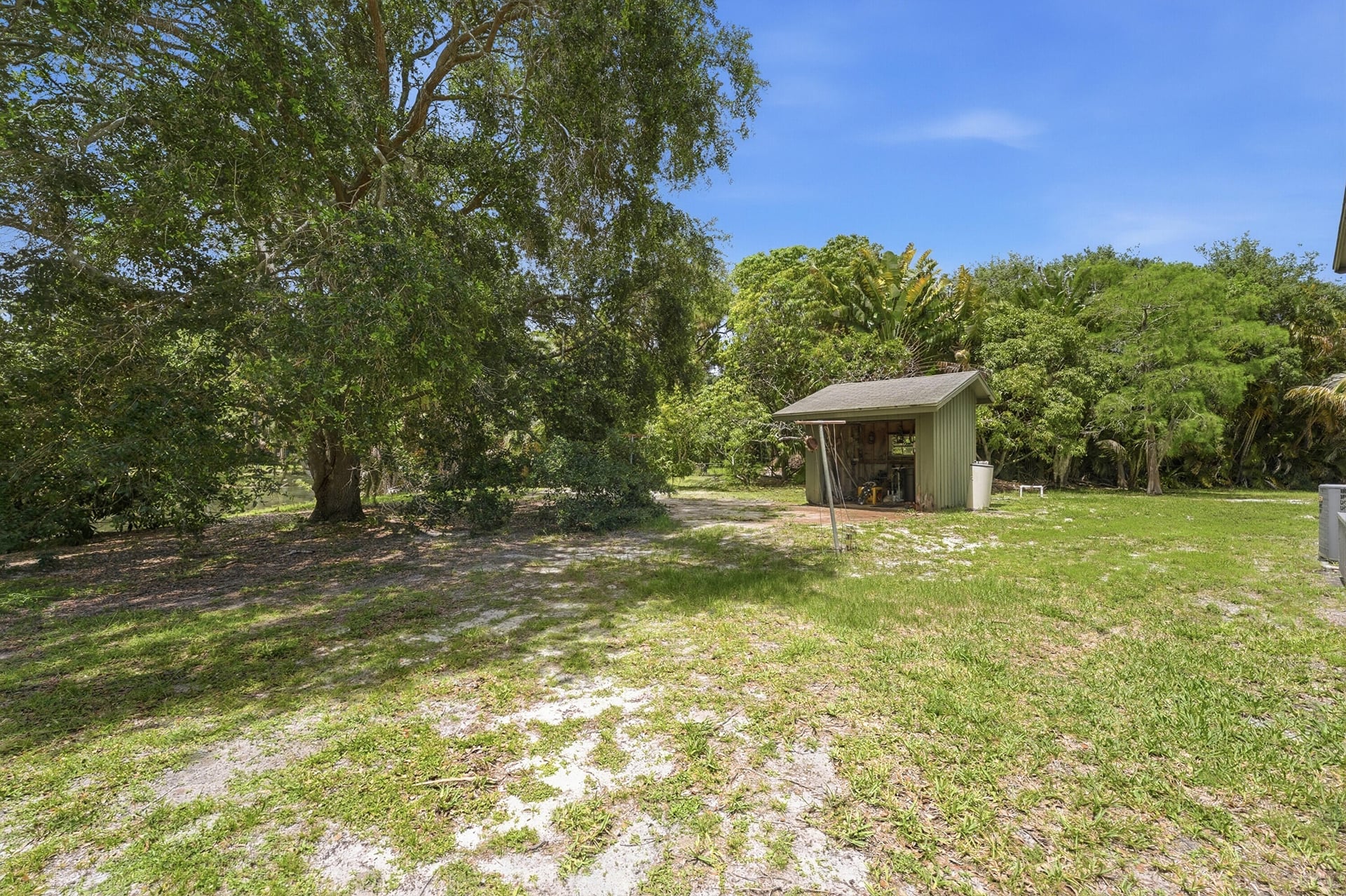 Residence photo 33