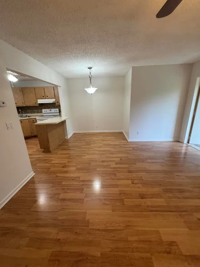 Unit C-2 photo 8