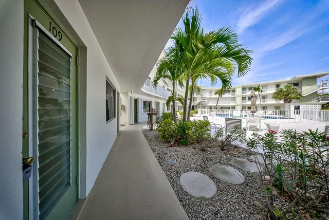 Singer Island Unit 109 photo 2
