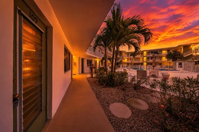 Singer Island Unit 109 photo 3