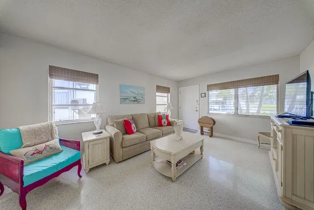 Singer Island Unit 109 photo 4