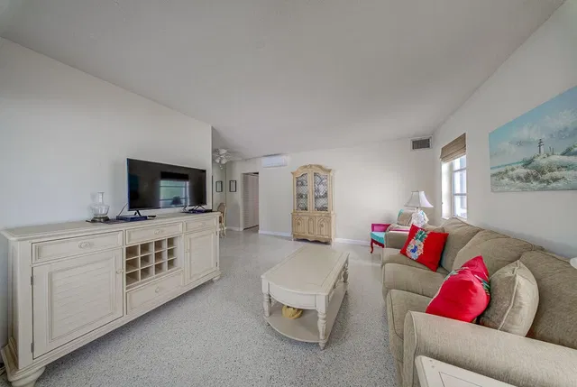 Singer Island Unit 109 photo 5