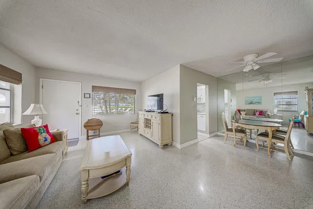 Singer Island Unit 109 photo 6