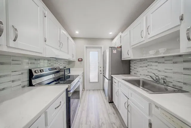 Singer Island Unit 109 photo 8