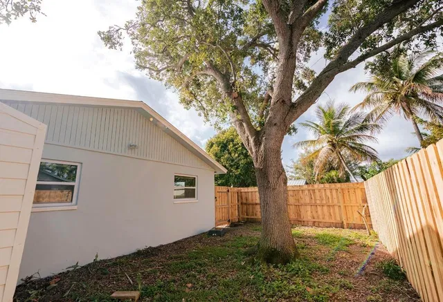Residence photo 12