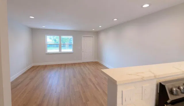 Residence photo 16