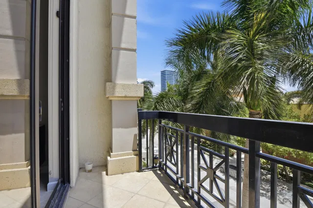 One City Plaza Unit 206 photo 8