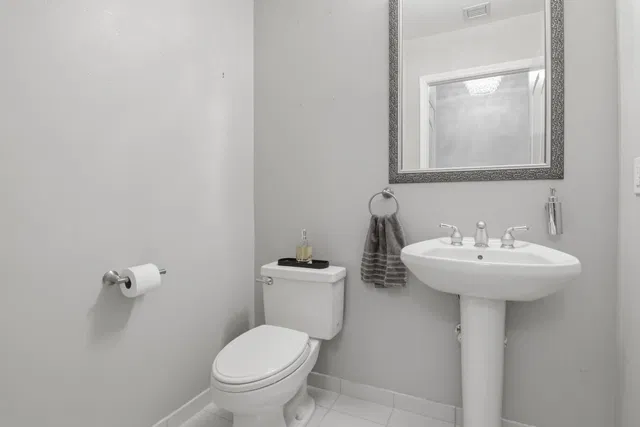 One City Plaza Unit 206 photo 20