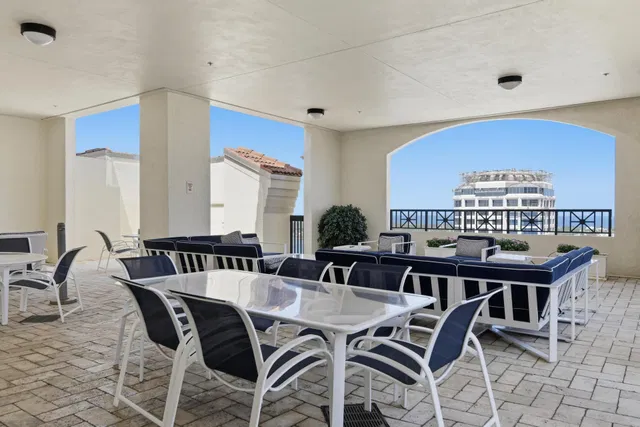One City Plaza Unit 206 photo 26