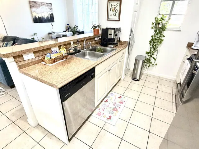  Residence photo 6