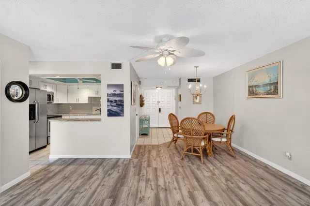 Unit 11-203 photo 13