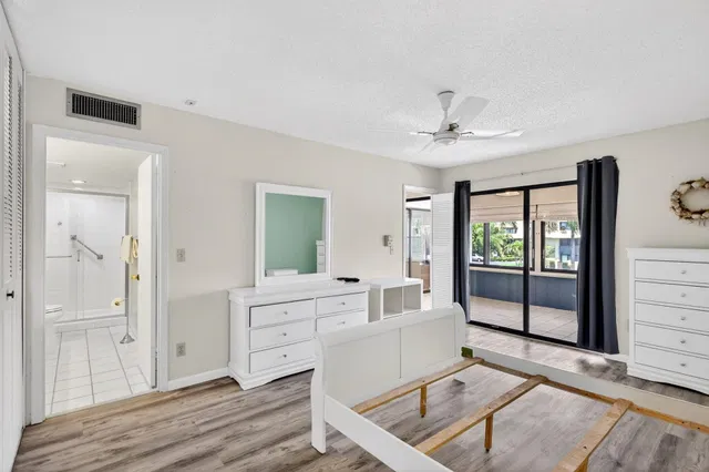 Unit 11-203 photo 21