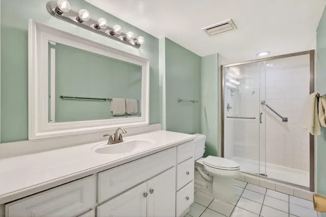 Unit 11-203 photo 23