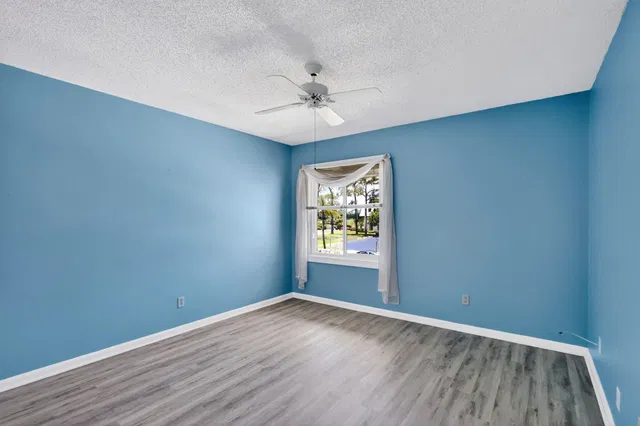 Unit 11-203 photo 25