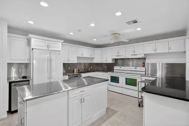 Unit 11-203 photo 36