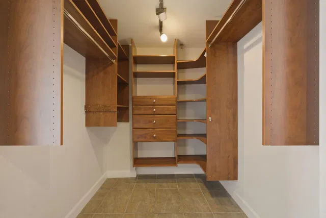 Unit 802 photo 13