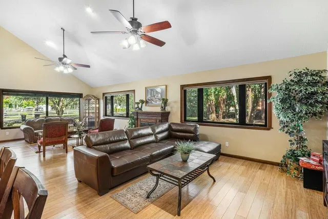  Residence photo 11