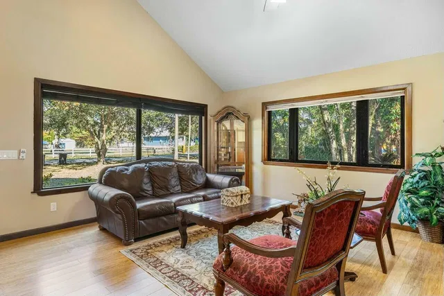  Residence photo 12