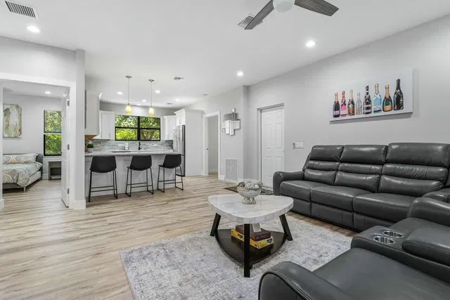  Residence photo 42