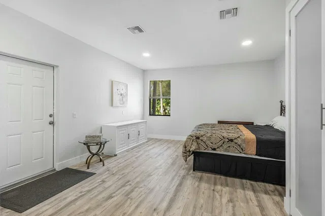  Residence photo 51