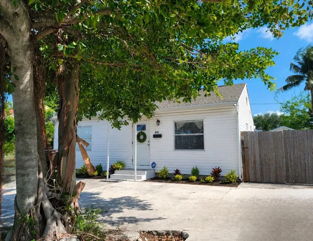 West Palm Beach Residence photo 2