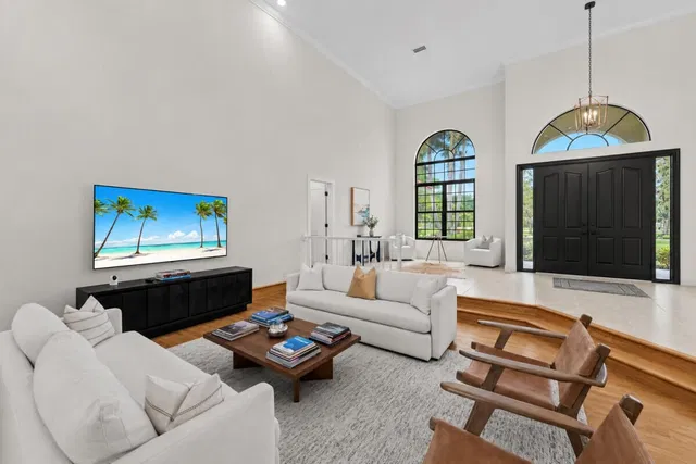 Residence photo 2