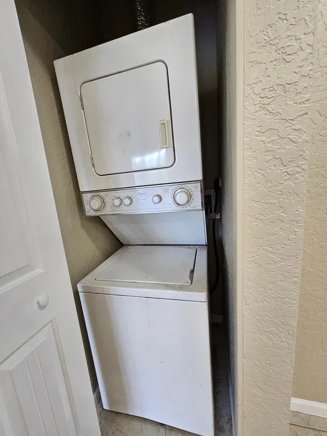 Unit 322 photo 7