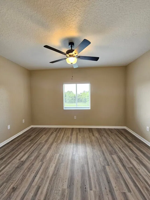 Unit 322 photo 8