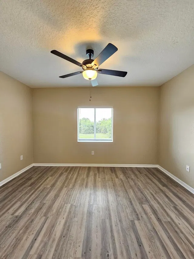 Unit 322 photo 9